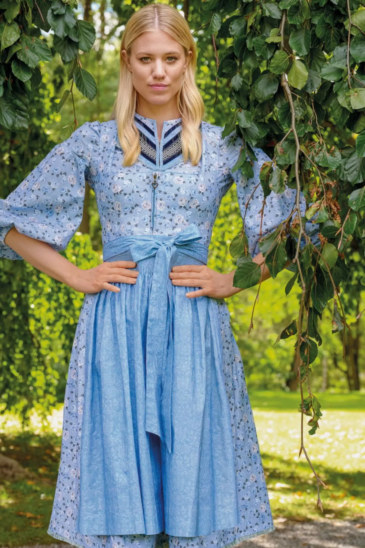 Dirndl Mit Romantischen Rosen-Druck^Sportalm Best Sale