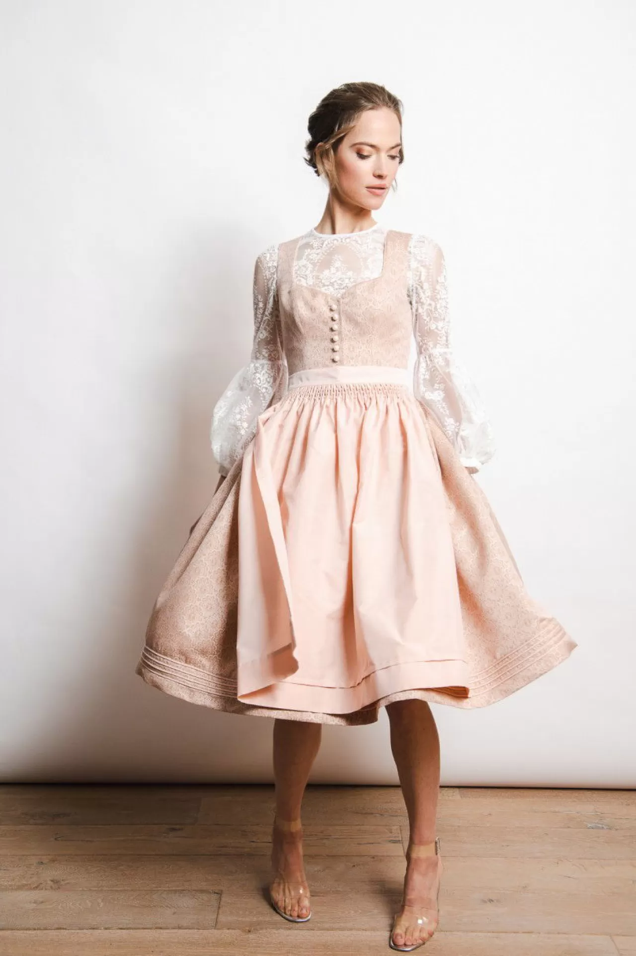 Dirndl Mit Schimmernder Schürze Und Zusätzlichem Gürtel^Sportalm Sale