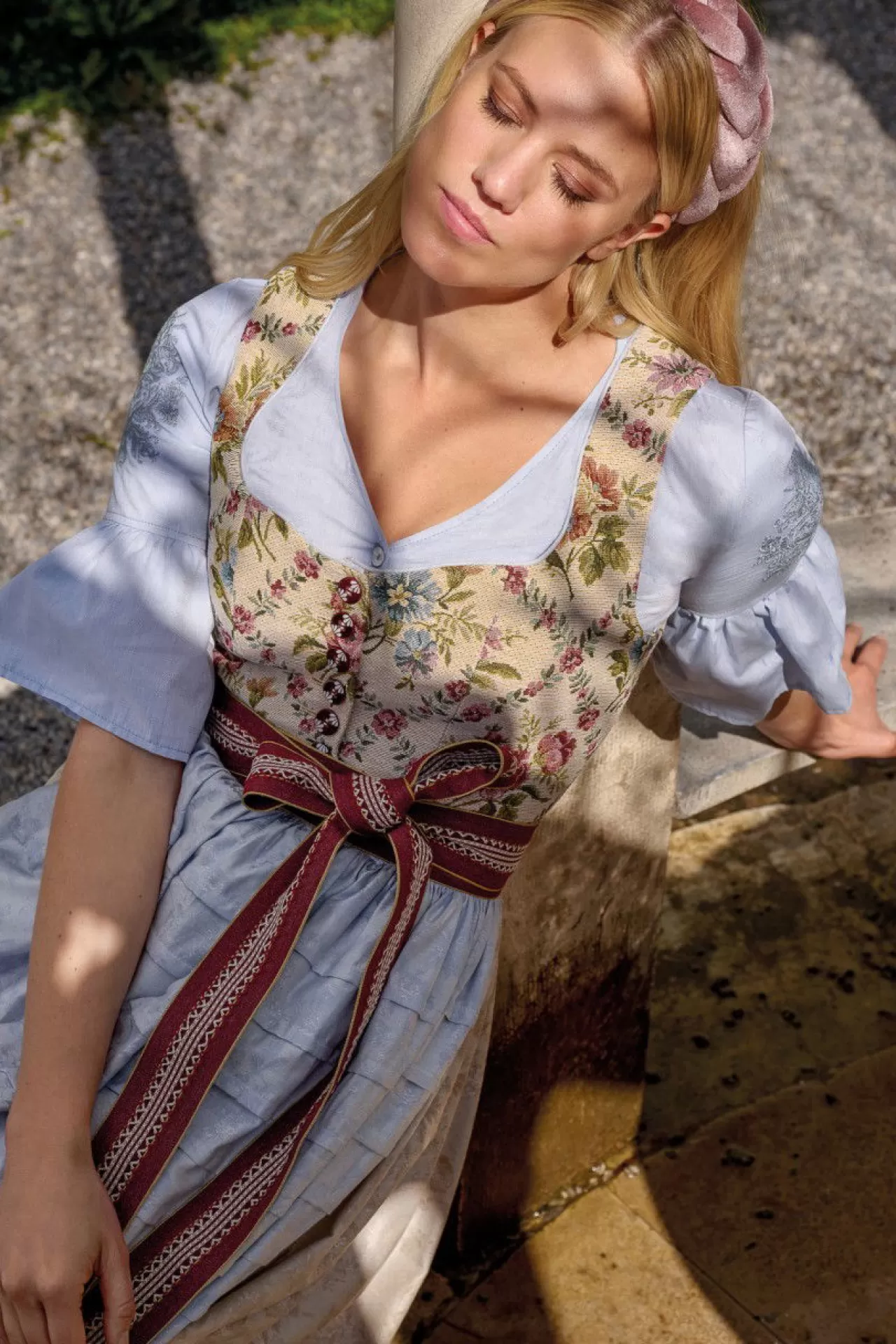 Märchenhafte Dirndlbluse Mit Stickerei Und Volants Am Ärmel^Sportalm Fashion