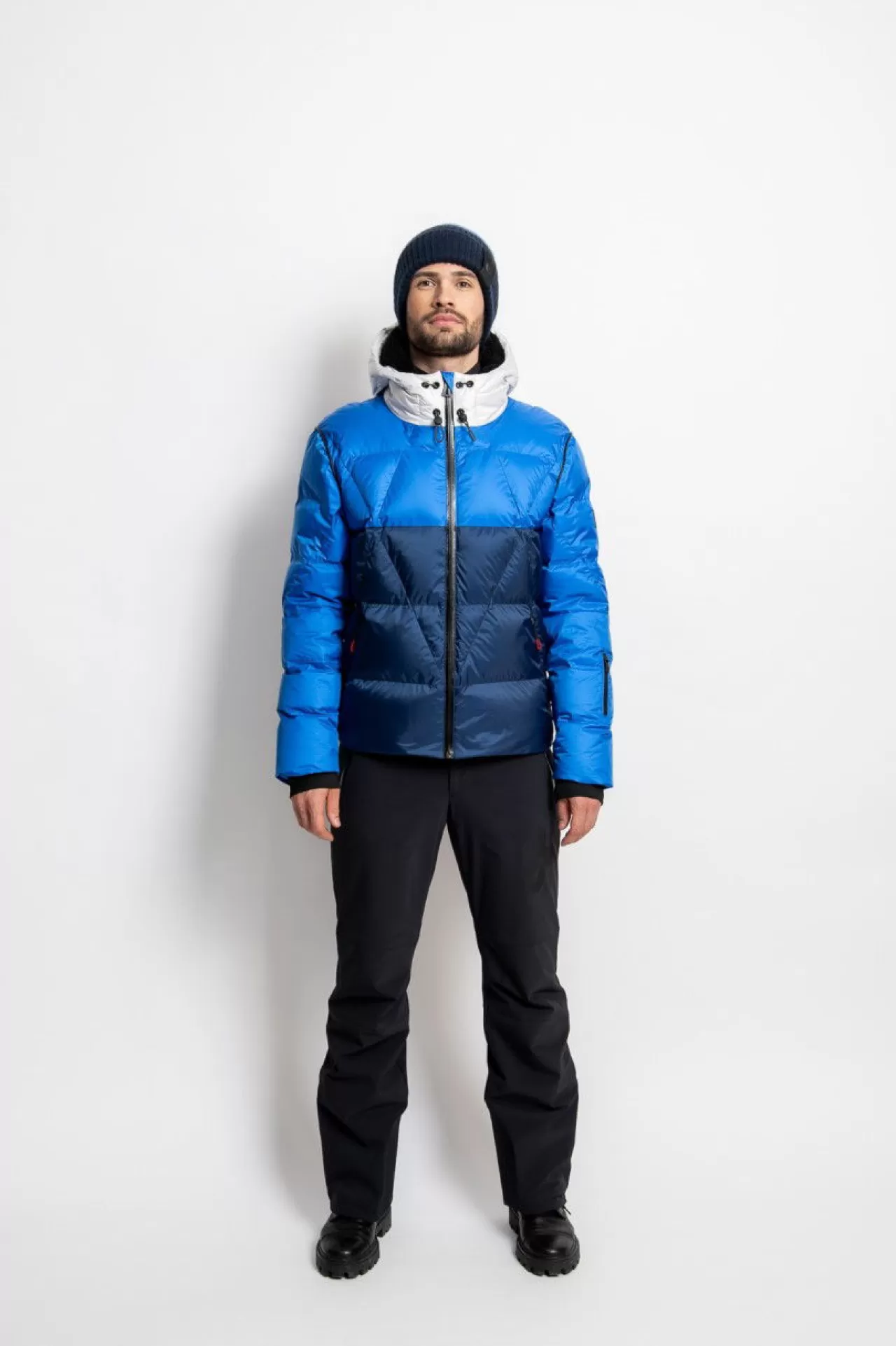 outdoorjacke_mit_farbkontrasten_2.webp Outdoor-Jacke Mit Farbkontrasten^Sportalm Best