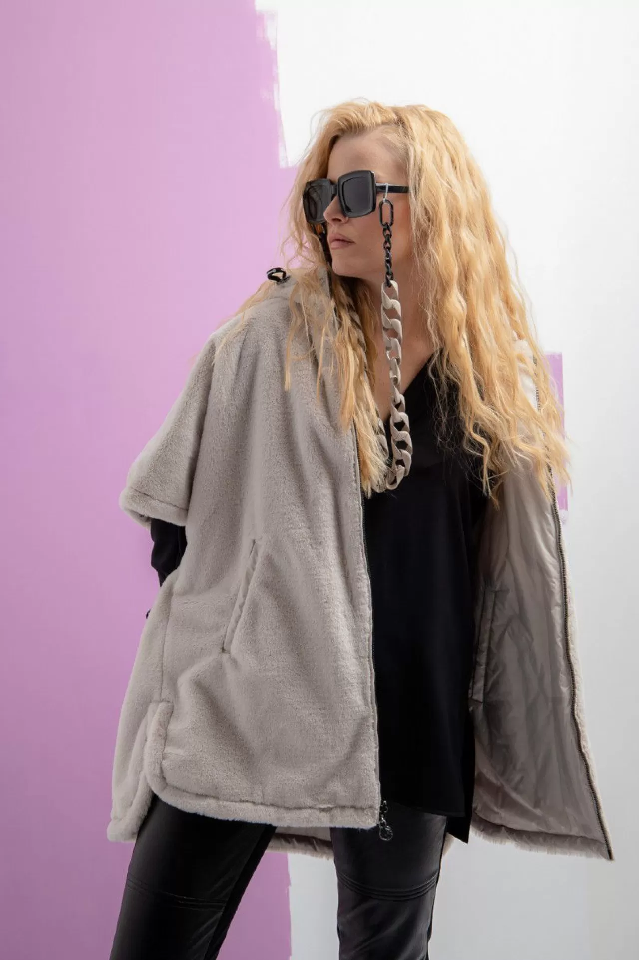 wendecape_mit_fellimitat_2.webp Wende-Cape Mit Fellimitat^Sportalm Outlet