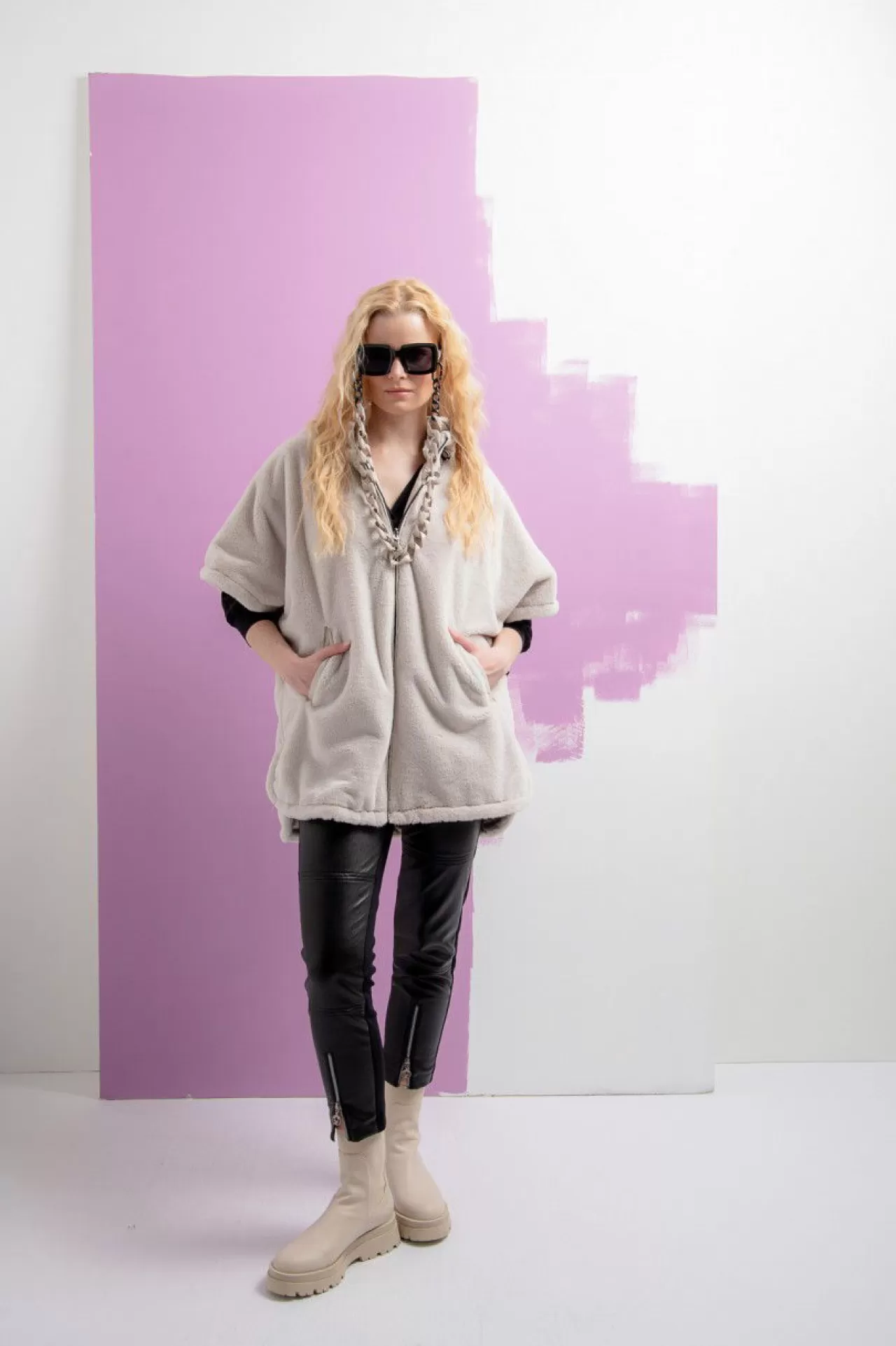 wendecape_mit_fellimitat_8.webp Wende-Cape Mit Fellimitat^Sportalm Outlet